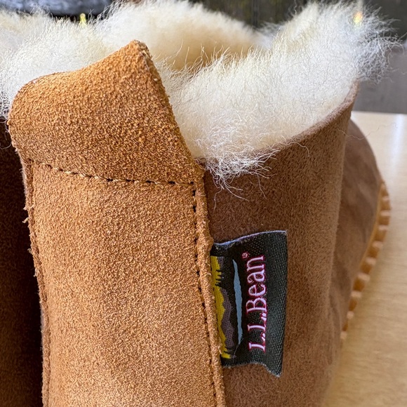 L.L. Bean Wm’s Wicked Good Shearling Suede Slippers In Tan Sz 8 Medium - Picture 5 of 14